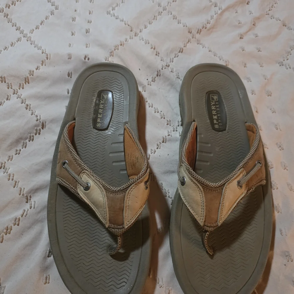 Sperry Men’s Brown Tan Leather Thong Sandals